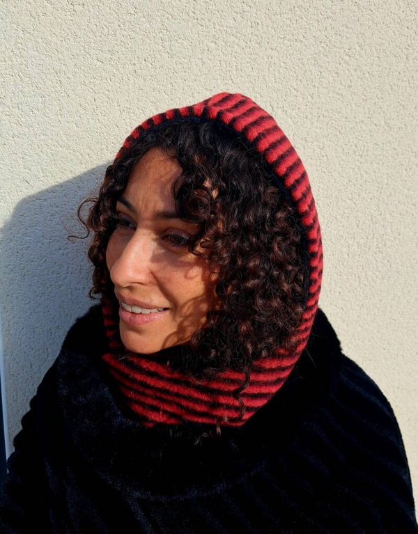 Col capuche en laine rayée