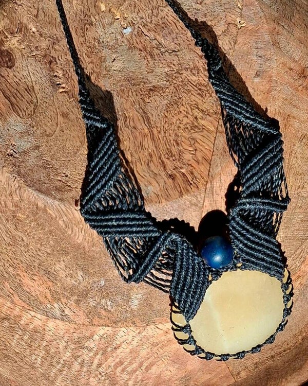 Collier- Calcite jaune équilibre