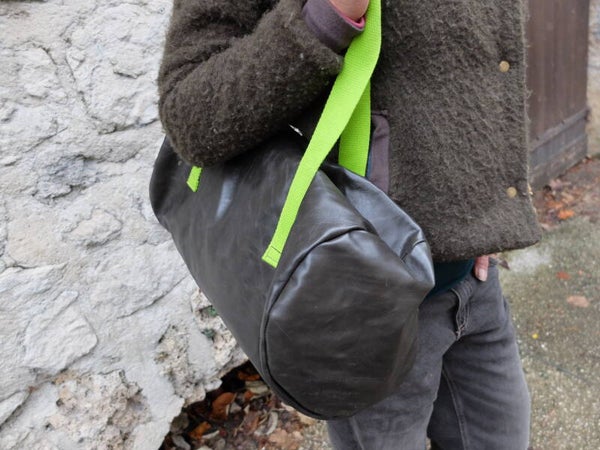 Sac bowling en cuir vert foncé spacieux