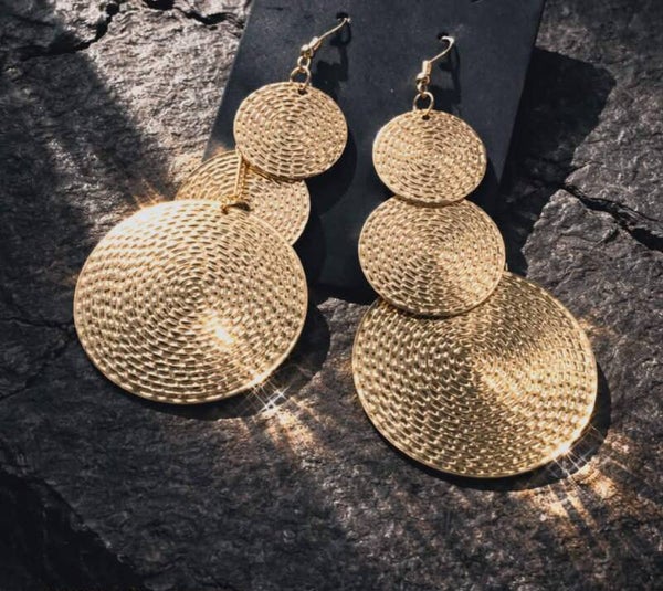 E/ Luxury and Elegant Long Gold Stainless Steel Earrings