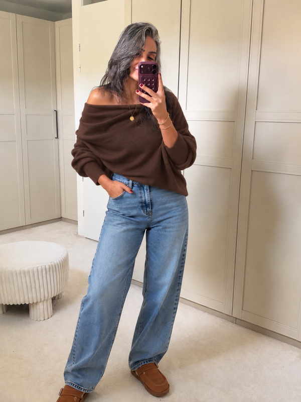 Dames Off Shoulder Trui – Asymmetrisch Model – Donkerbruin