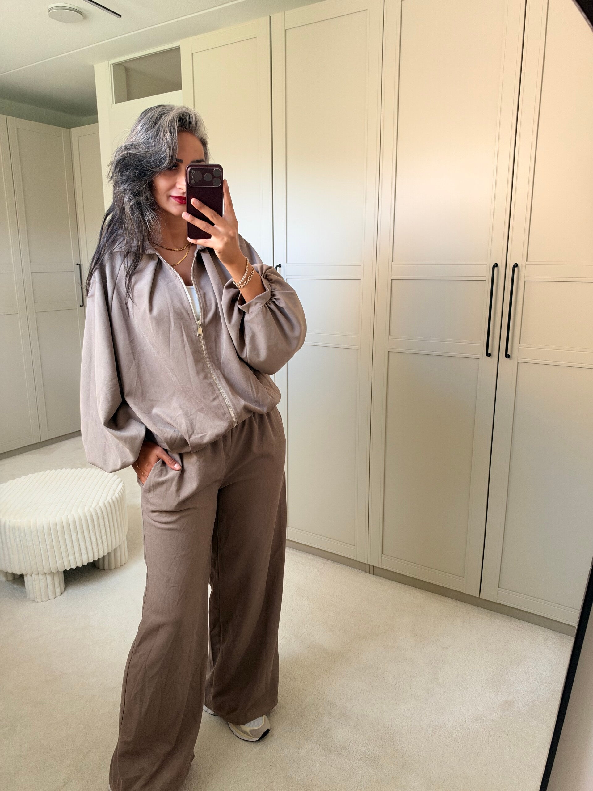 Taupe set met ballonmouwen