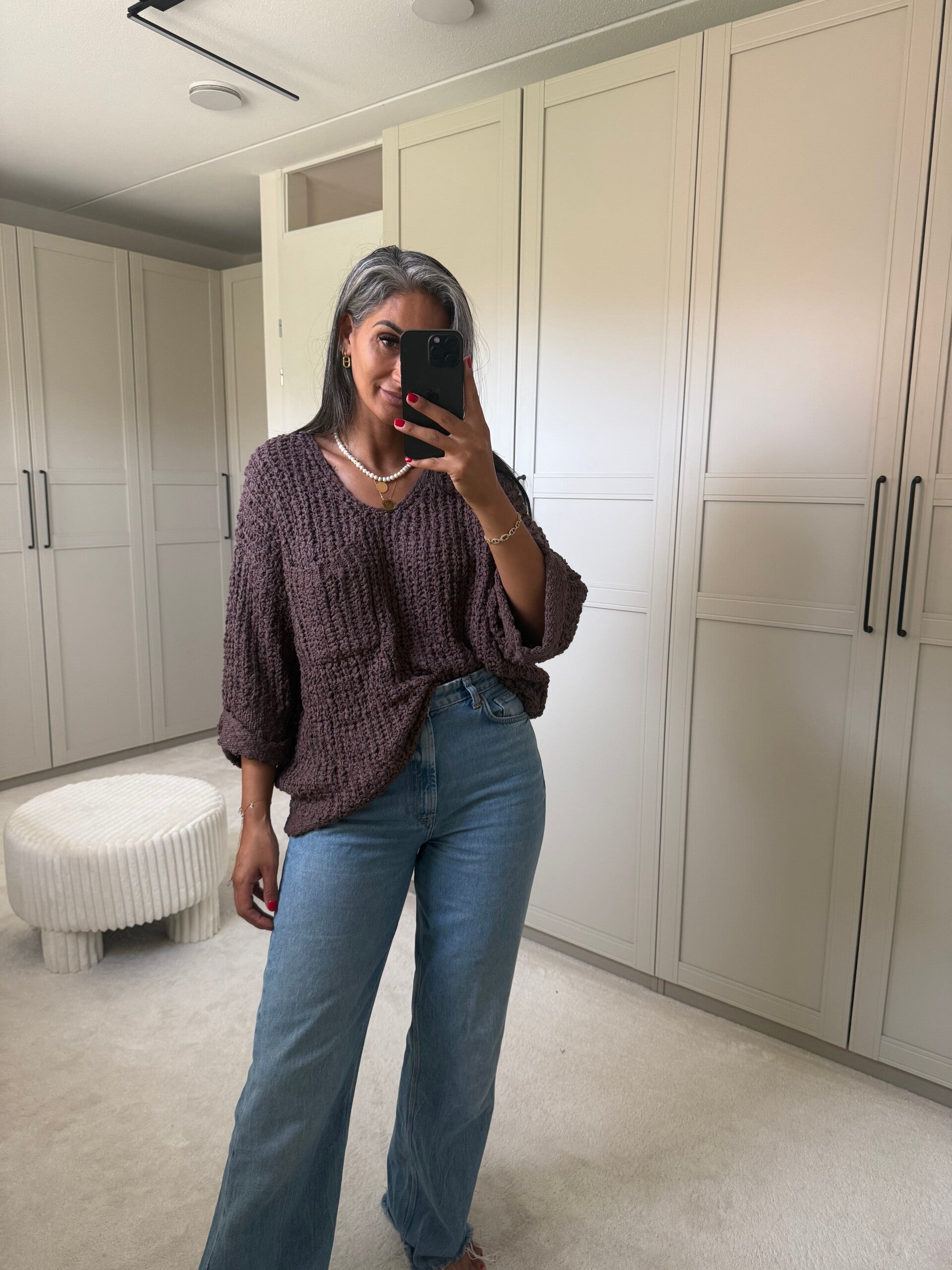 Oversized V-Neck Knit Bruin