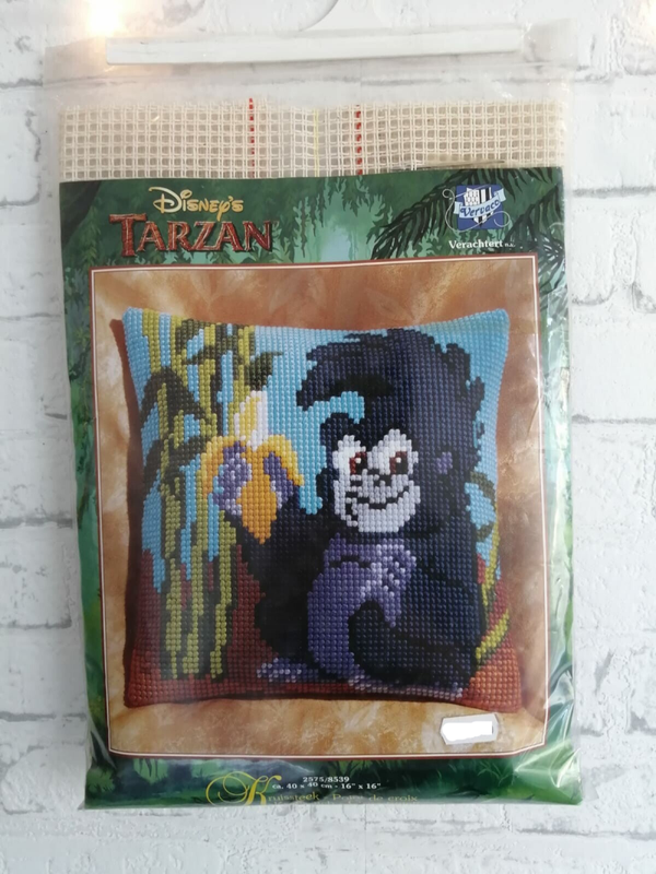Tarzans Tuk  -  Vervaco borduurkussen