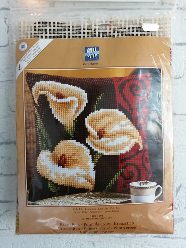 Callalelie  -  Vervaco borduurkussen