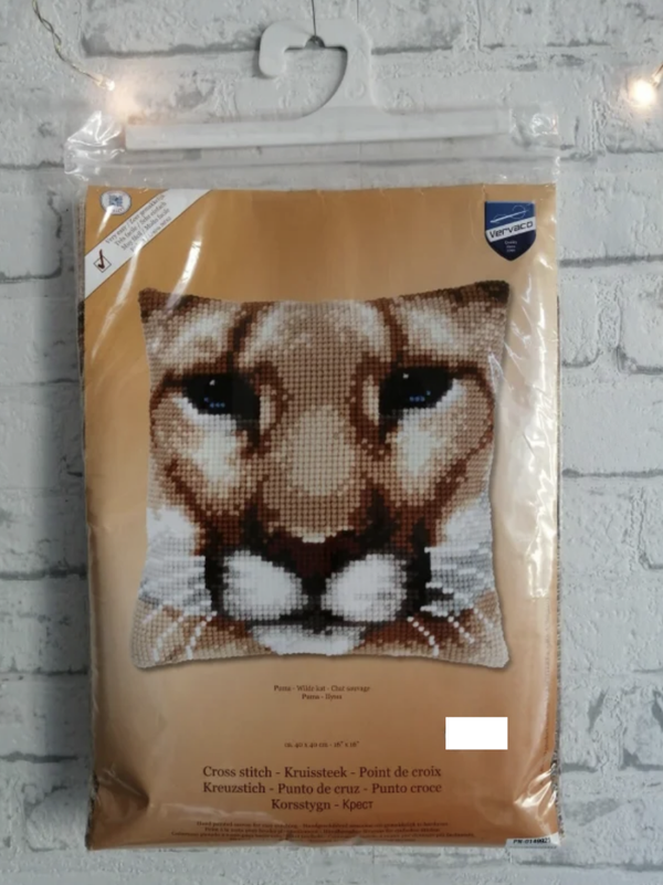 Puma  -  Vervaco borduurkussen