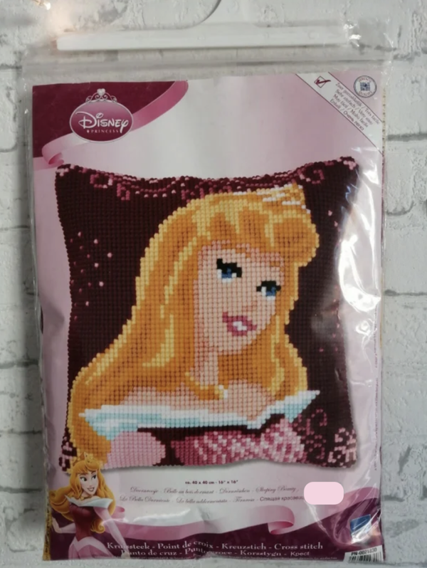 Doornroosje  -  Vervaco borduurkussen