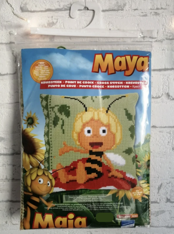 Maya op de paddenstoel  -  Vervaco borduurkussen