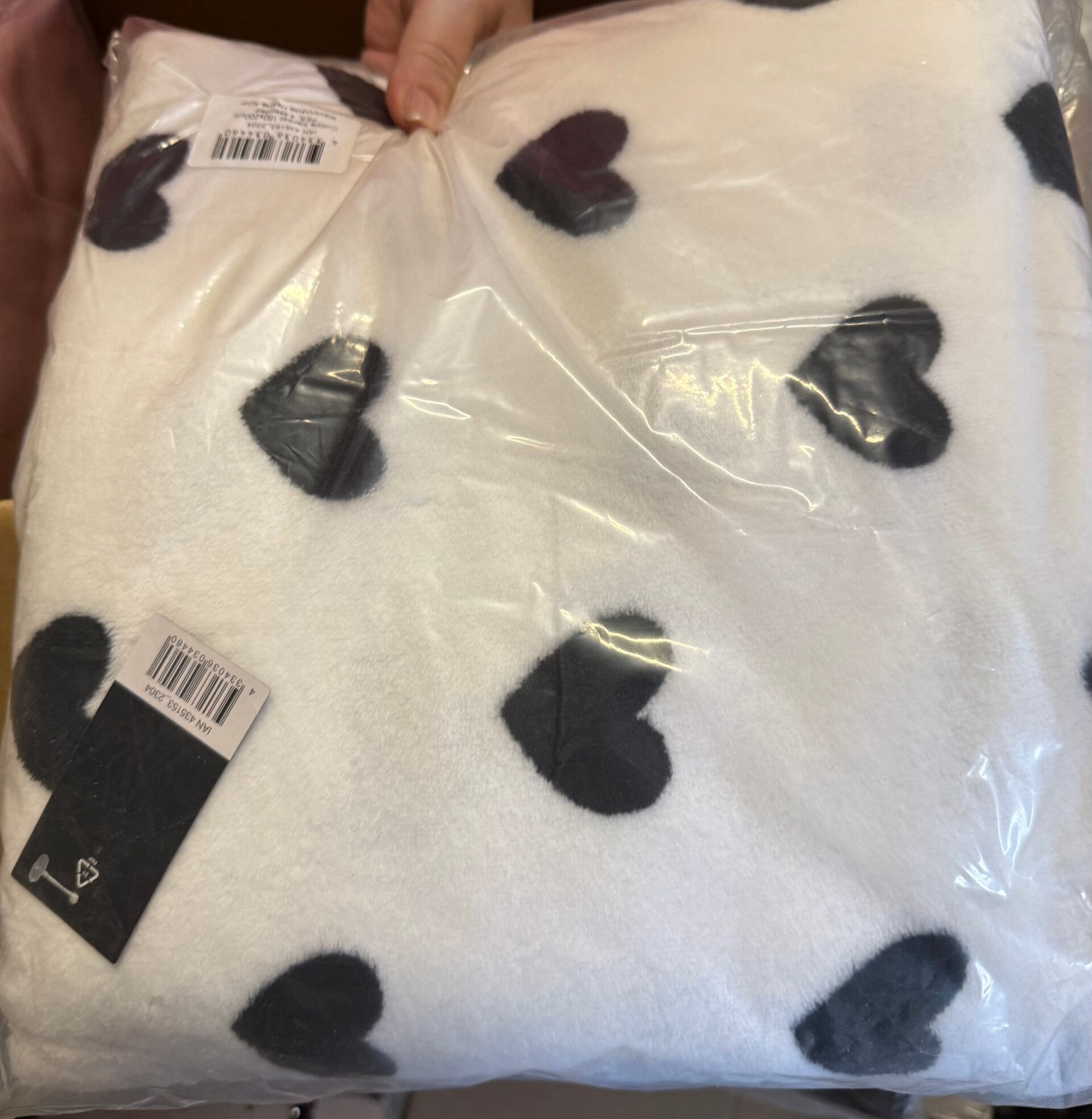 Kuscheldecke mit Herzen