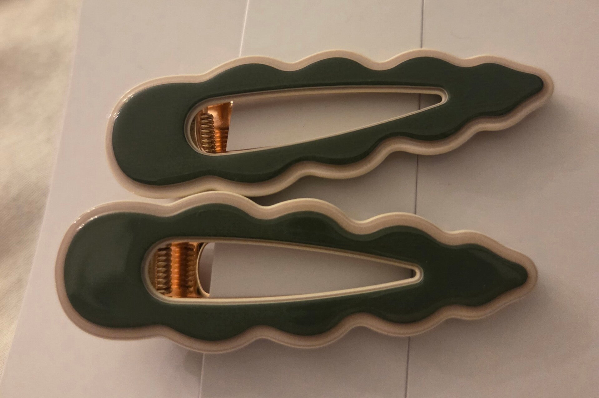 Panache cassia aĺligator clips green and cream