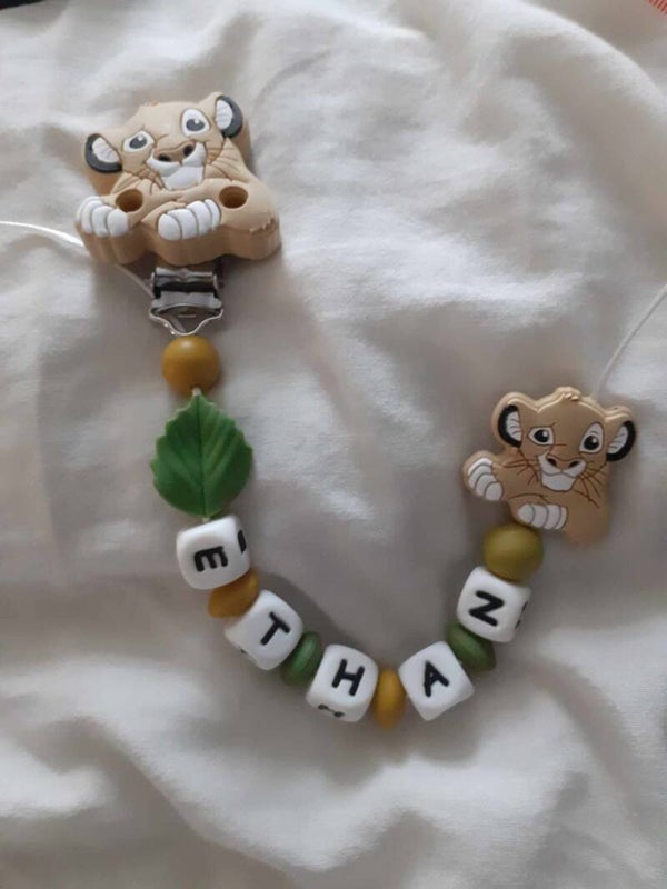 Attache-tetine simba