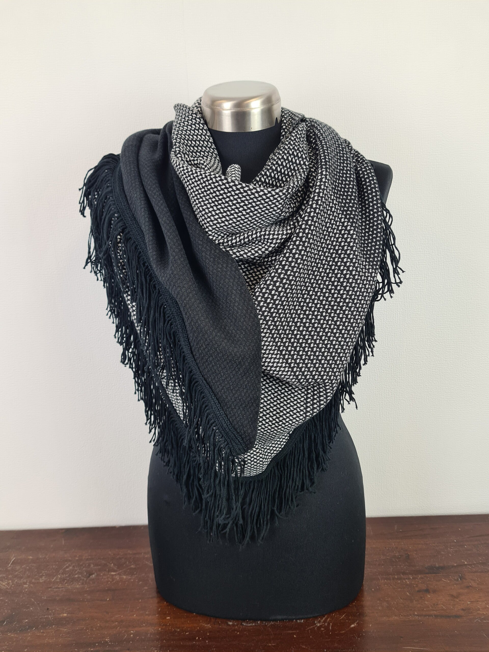 Sjaal zwart-wit klein geblokt