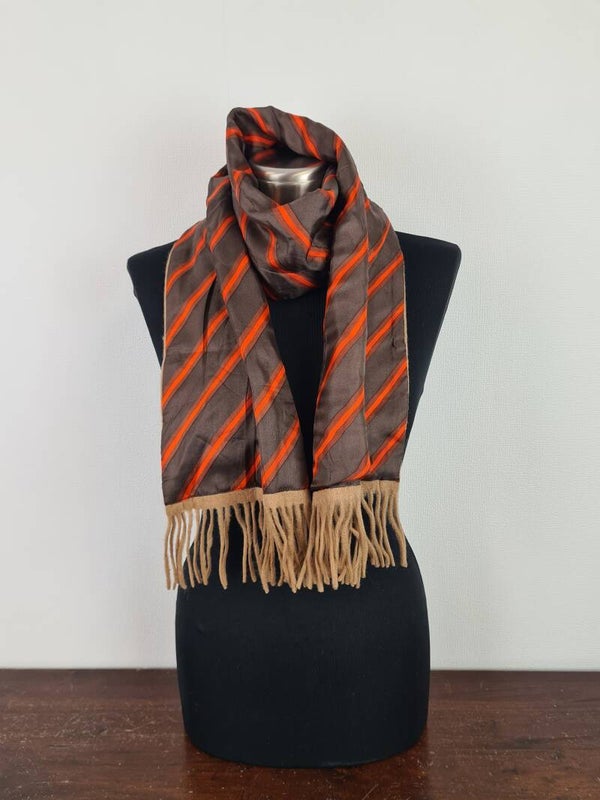 Sjaal bruin met oranje gestreept