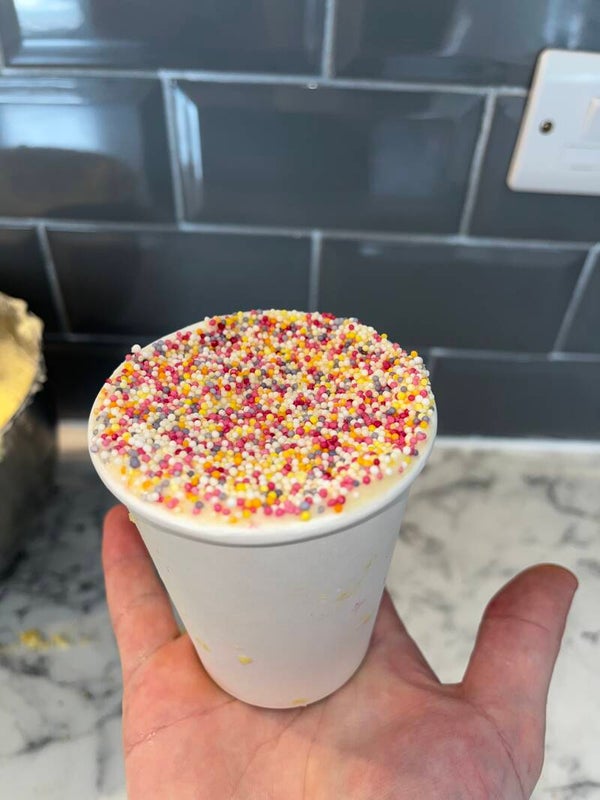 Dot cake 8oz cups