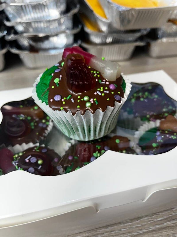Halloween creeping it real cupcakes (6 or 12)