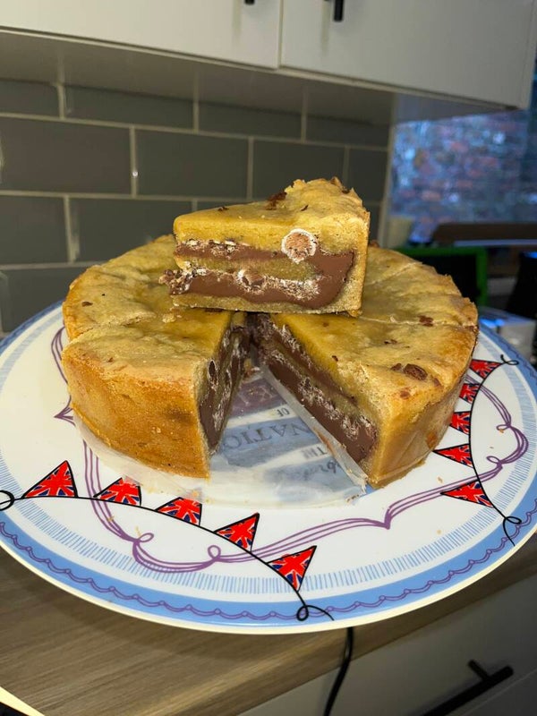 Mini eggs  cookie pie (full pie)