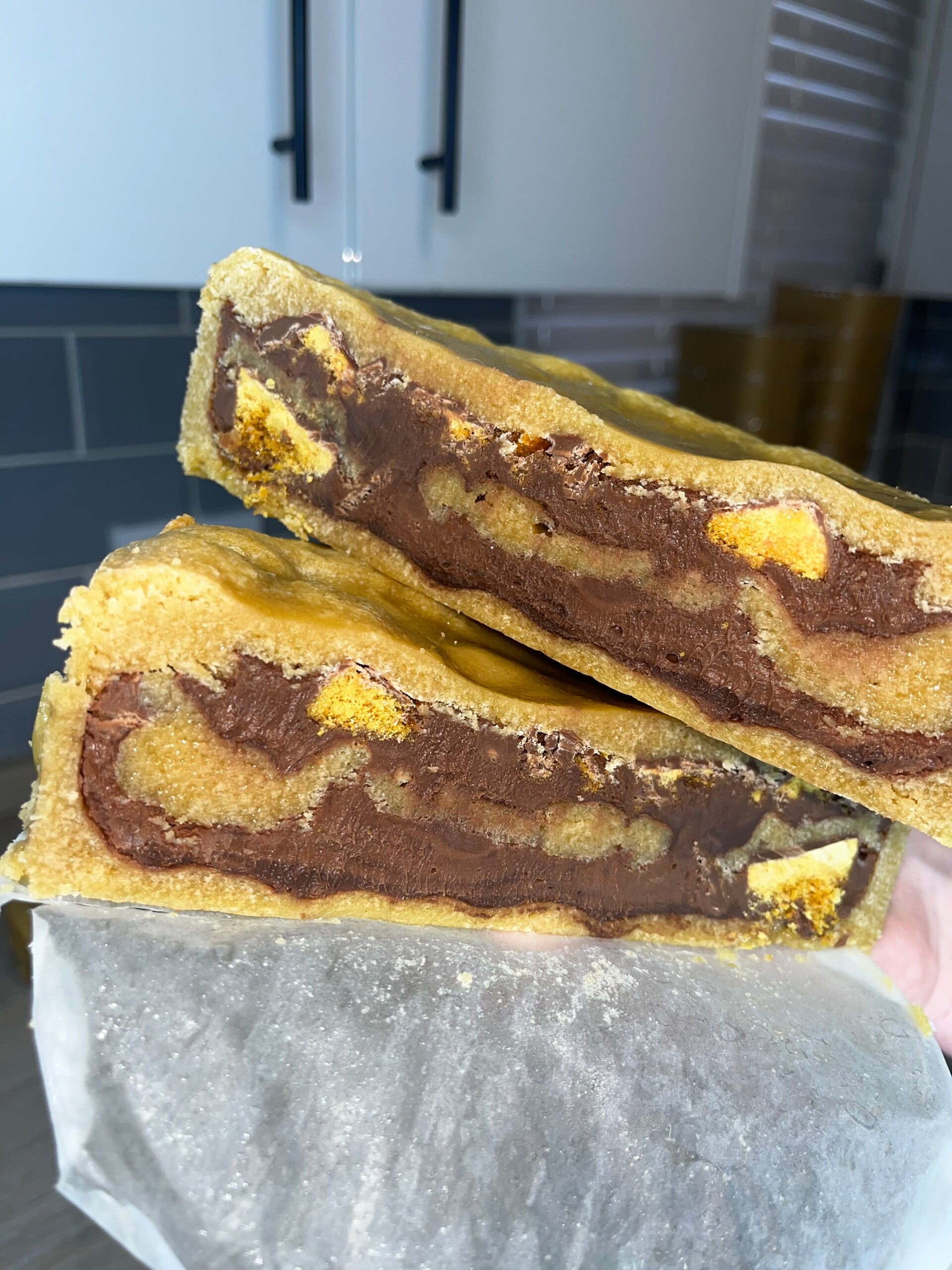 Crunchie cookie pie