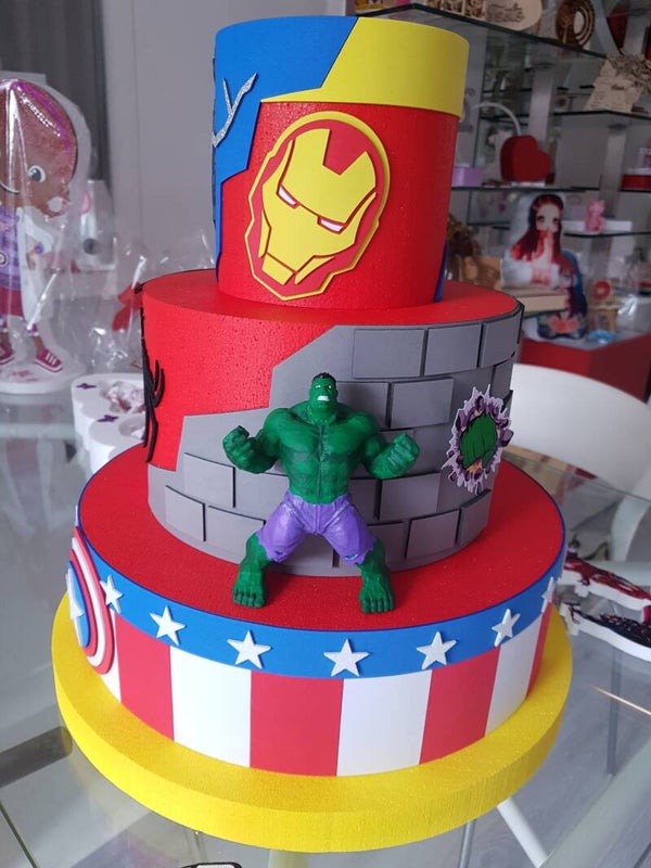 Tema Avengers Torta scenografica