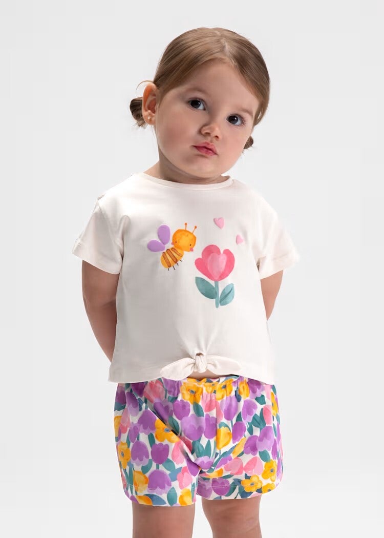 Completo 3 pezzi con doppia maglietta e pantaloncino in fantasia