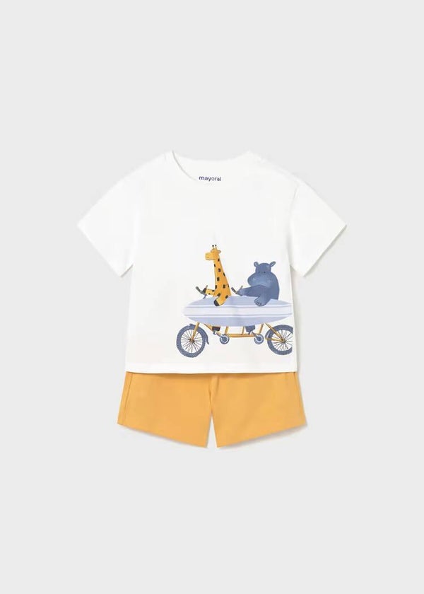 Completo maglietta con stampa e bermuda pesca