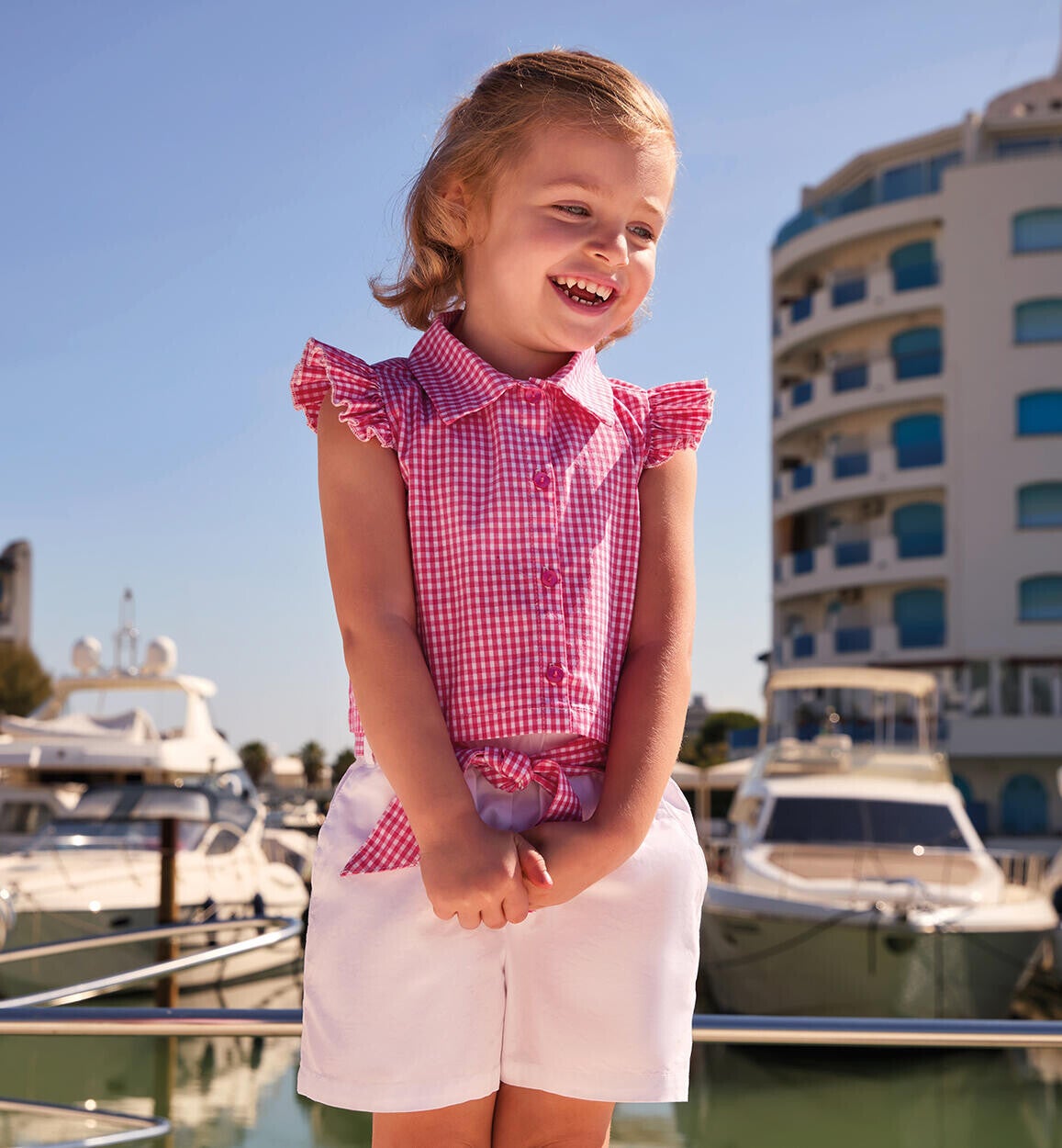 Completo blusa vichy rosa e shorts bianco