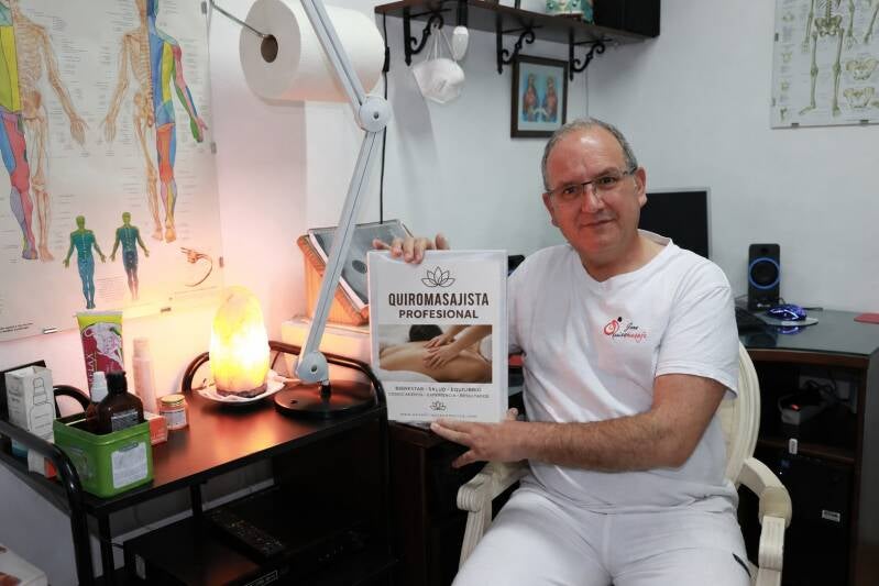 Quiromasajista en Prado del Rey preparando una sesión personalizada