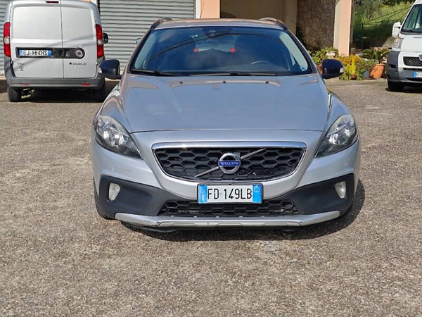 VOLVO V40 CROSS-COUNTRY D2