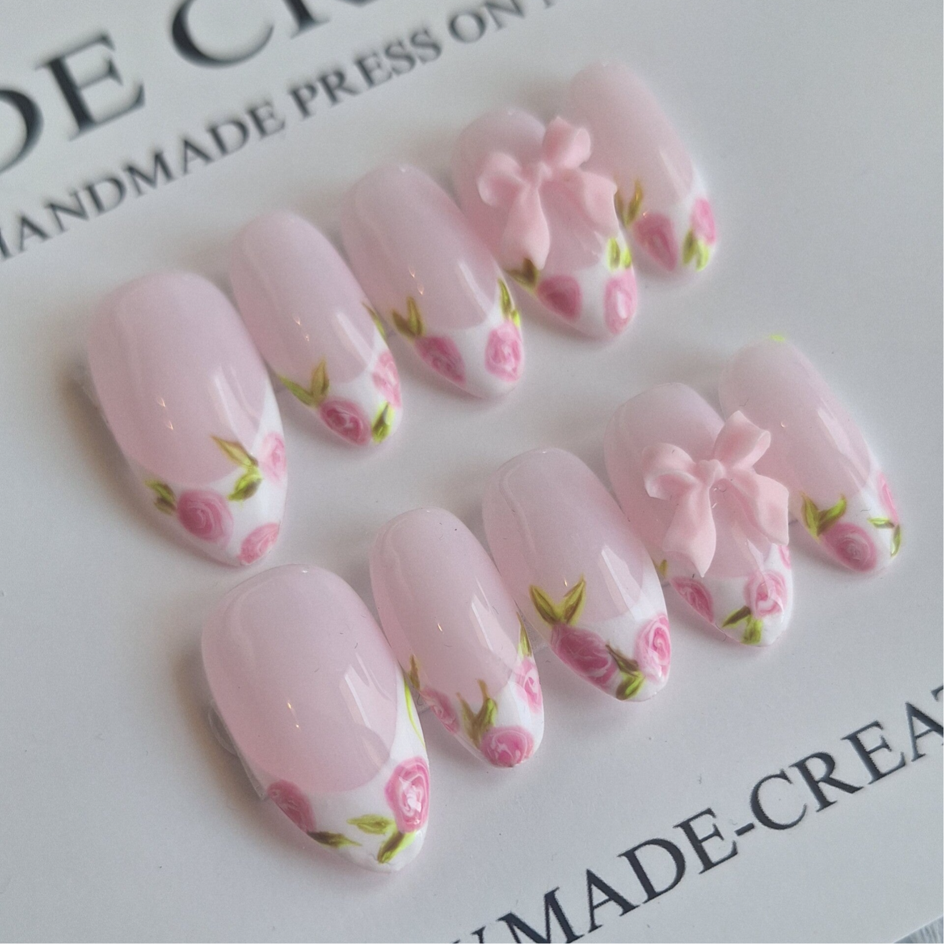 French manicure roosjes.