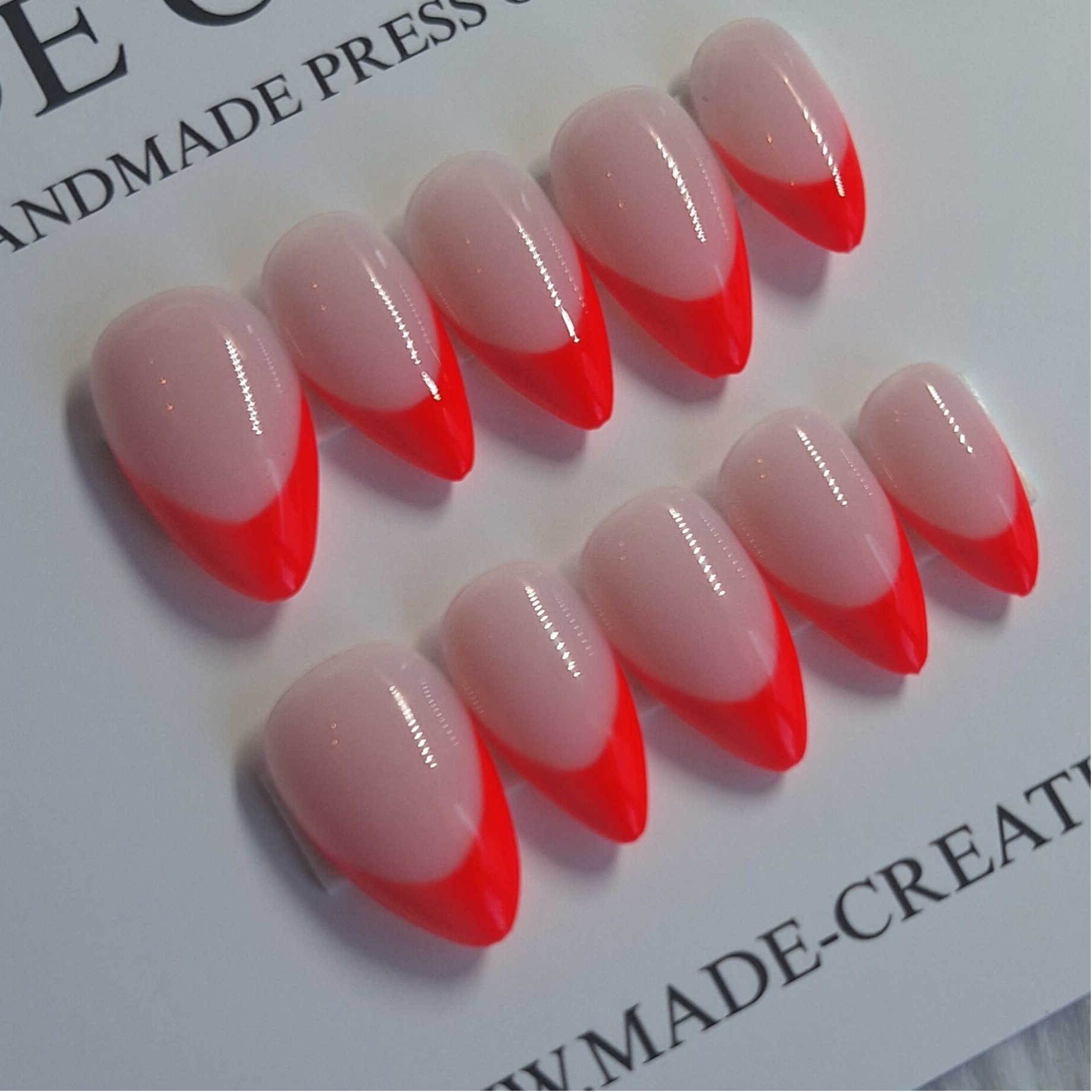 French manicure neon rood.