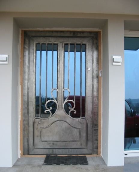 bob-sue-front-door-standard.jpg