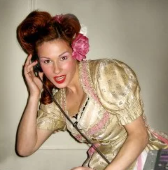 DJ Frau Roserot
