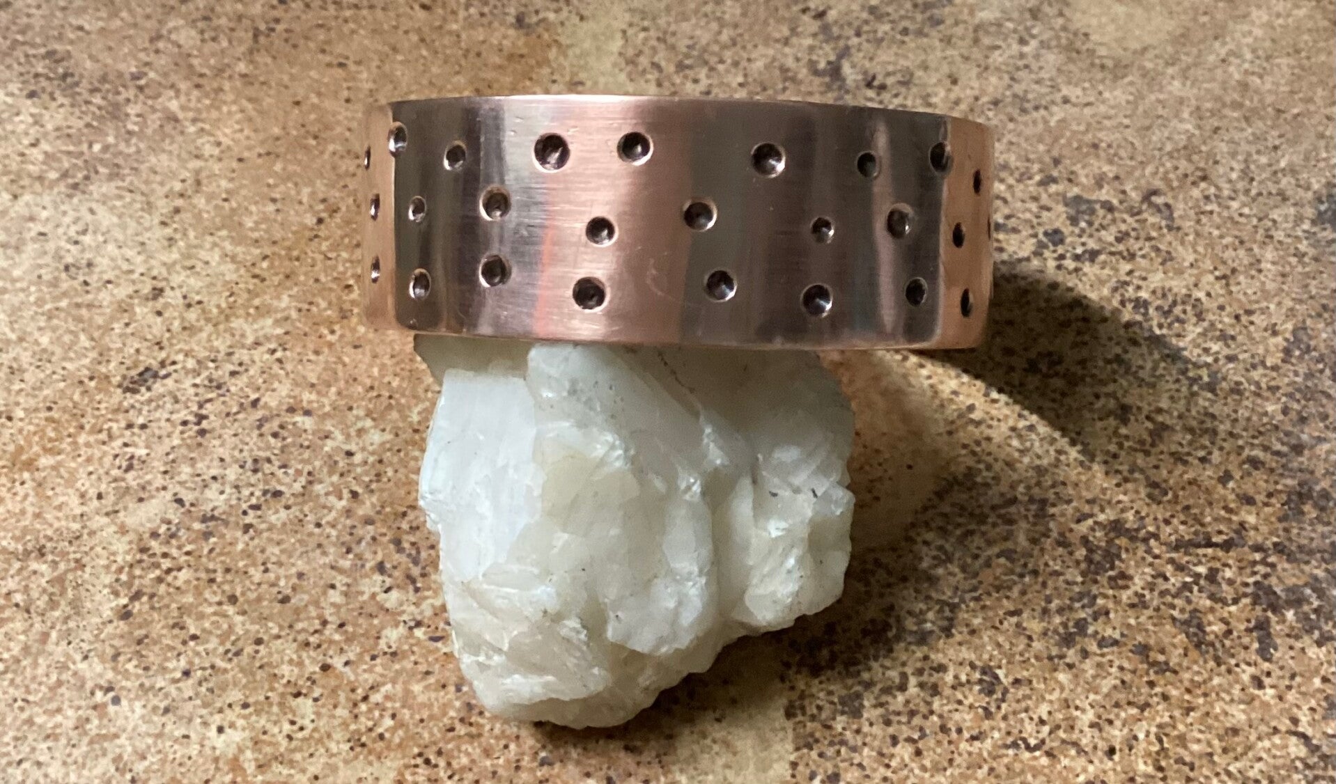 Hamerbullit, strak en glad collectie (Koperen armband)