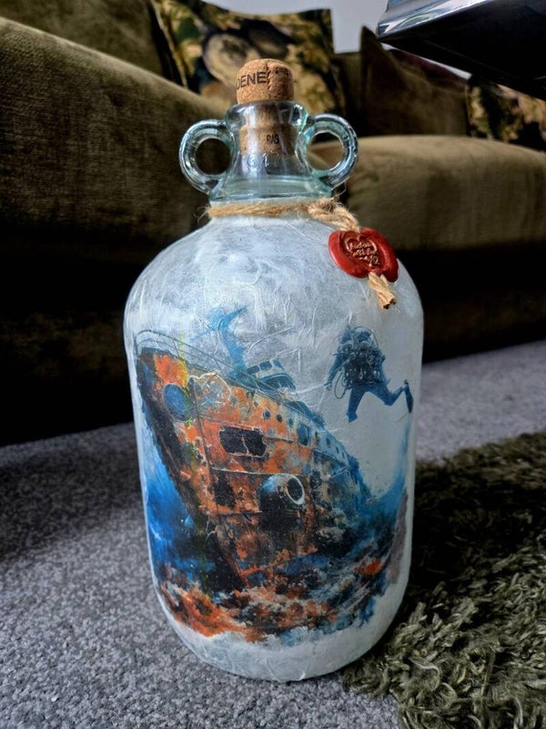Demi John Decoupage
