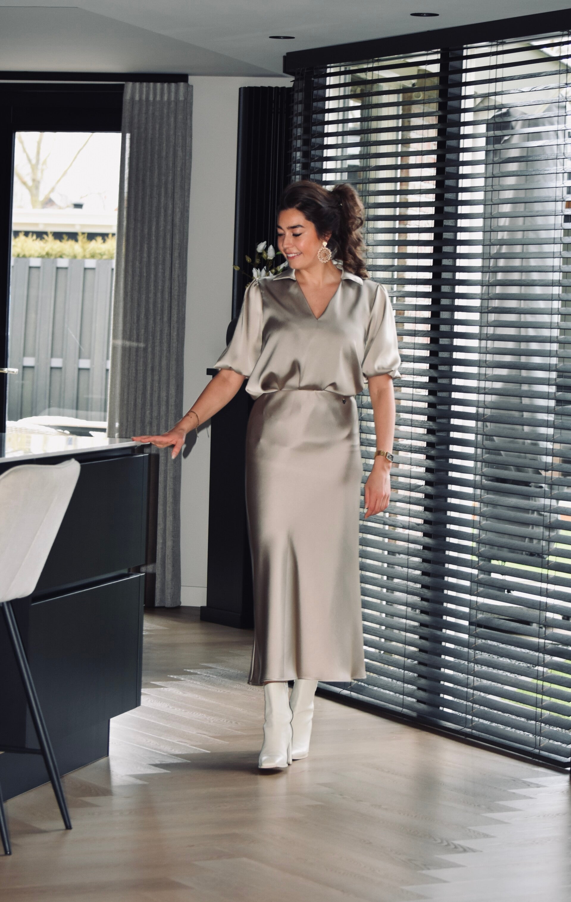 AMELIE & AMELIE ALMA BLOUSE l Taupe