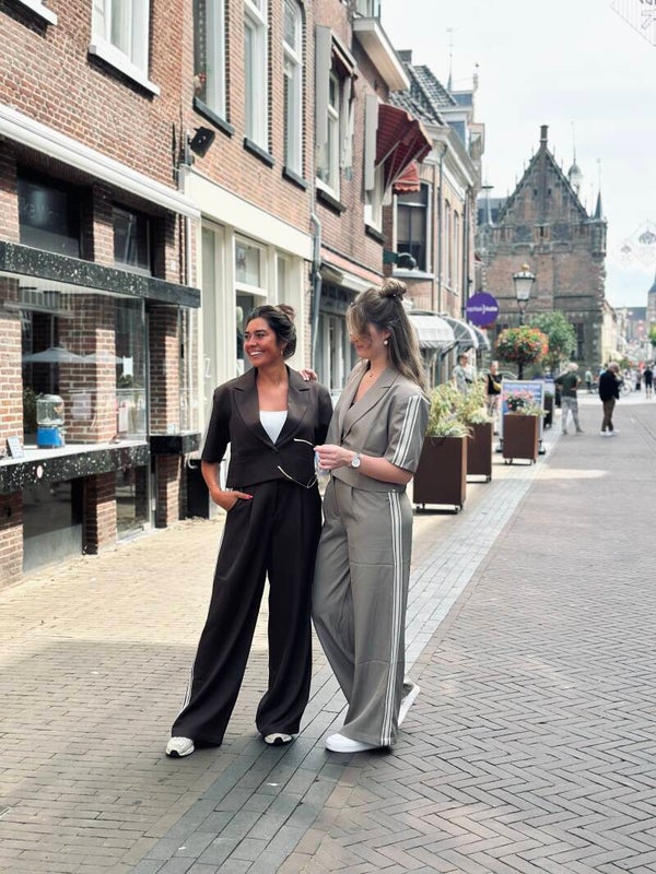 Studio Ambika pak l Bruin