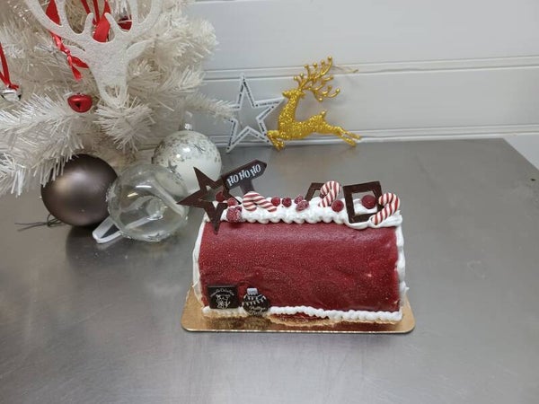 Ijsbusche met frambooscoulis