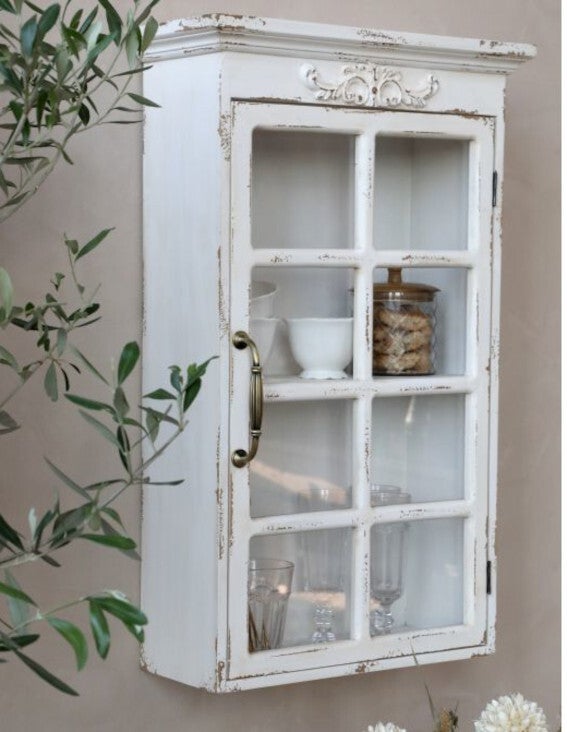 Wandvitrine HOLLY – Landhausstil in antik Creme-Weiß