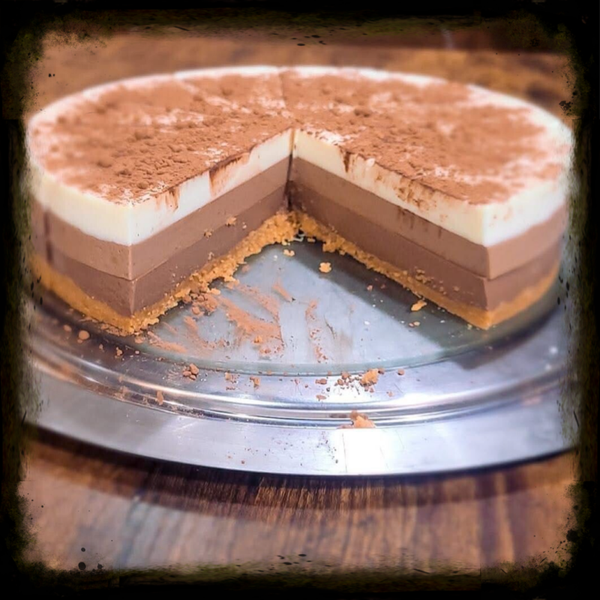 Tarta de tres chocolates