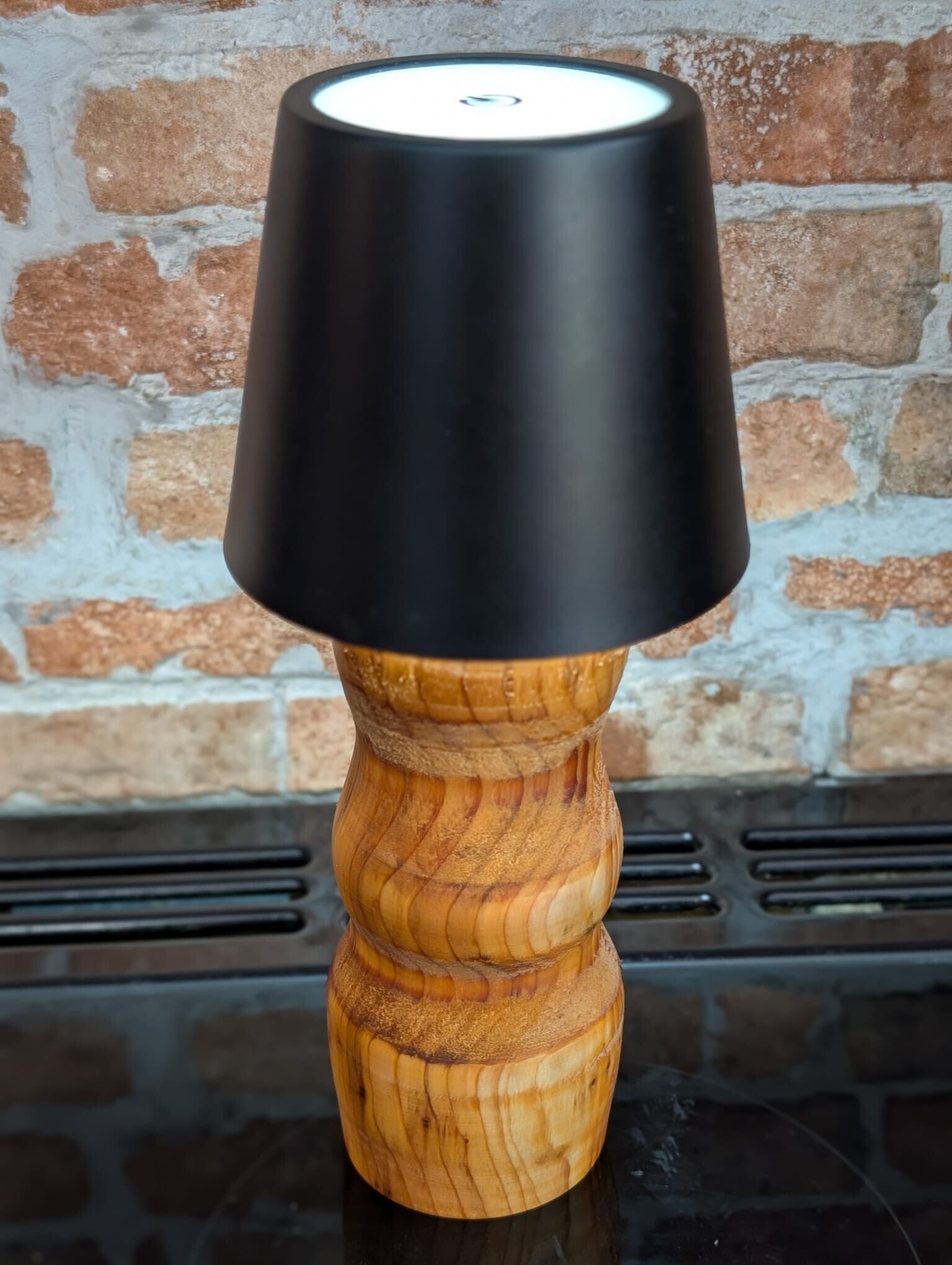 Rechargeable Yew Lamp