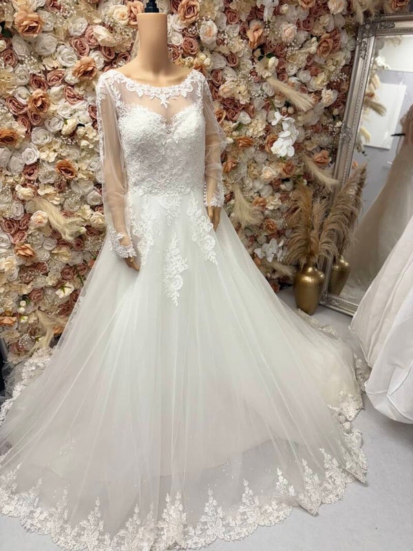 Phoenix Gowns - Size 16