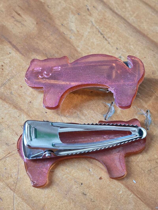 Pink clip