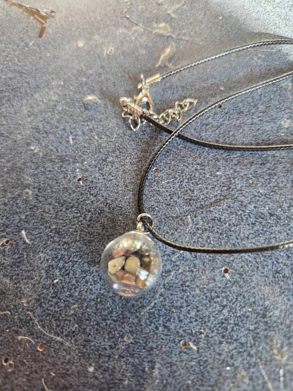 Glass bubble necklace