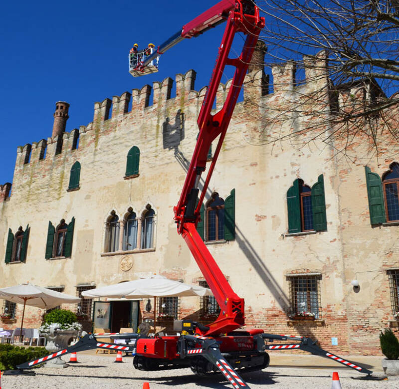 Nacelle araignée Hinowa en action