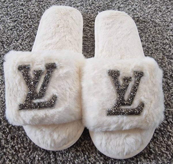 LV White Fluffy Slippers SIZE 3-4