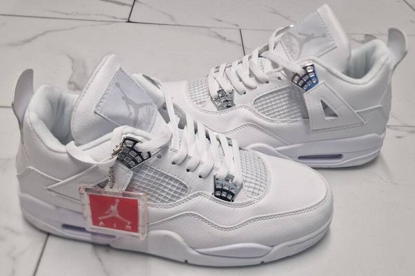 Air Jordan Retro 4 Trainers - White