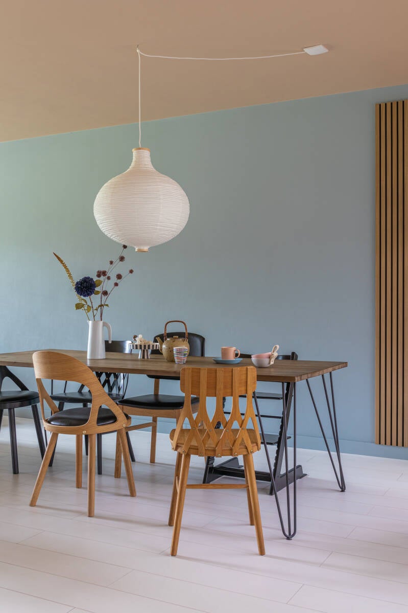 Hoe creëer je rust en ruimte met kleur? Schilder je plafond mee! Blog Studio Deense Zomer