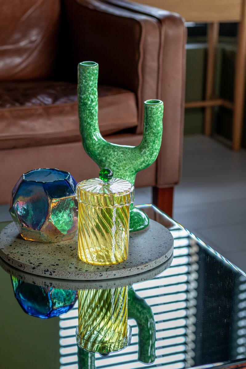 Mix de mooie woonaccessoires van je favoriete merken Soms kun je niet kiezen en gelukkig hoef je meestal ook niet te kiezen. Juist een eigen mix van mooie woonaccessoires van verschillende merken, maakt jouw interieur uniek. Ik combineer zelf er lustig op