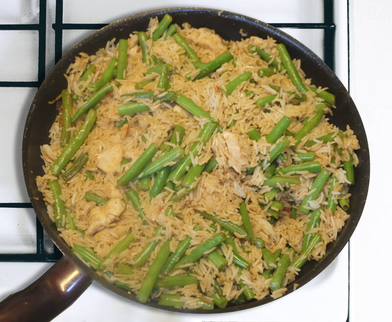 Goed Lekker Teriyaki kip. Erg lekker en gemakkelijk te maken. de suas zelf maken is het best met een klein beetje extra sambal erin voor de pittigheid. dit is een echte aanrader voor iemand die van pittig eten houdt en snel klaar wil zijn met koken. 