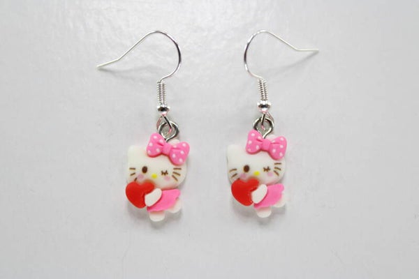 Hello Kitty Knipoog Met Hartje - Oorbellen Hart