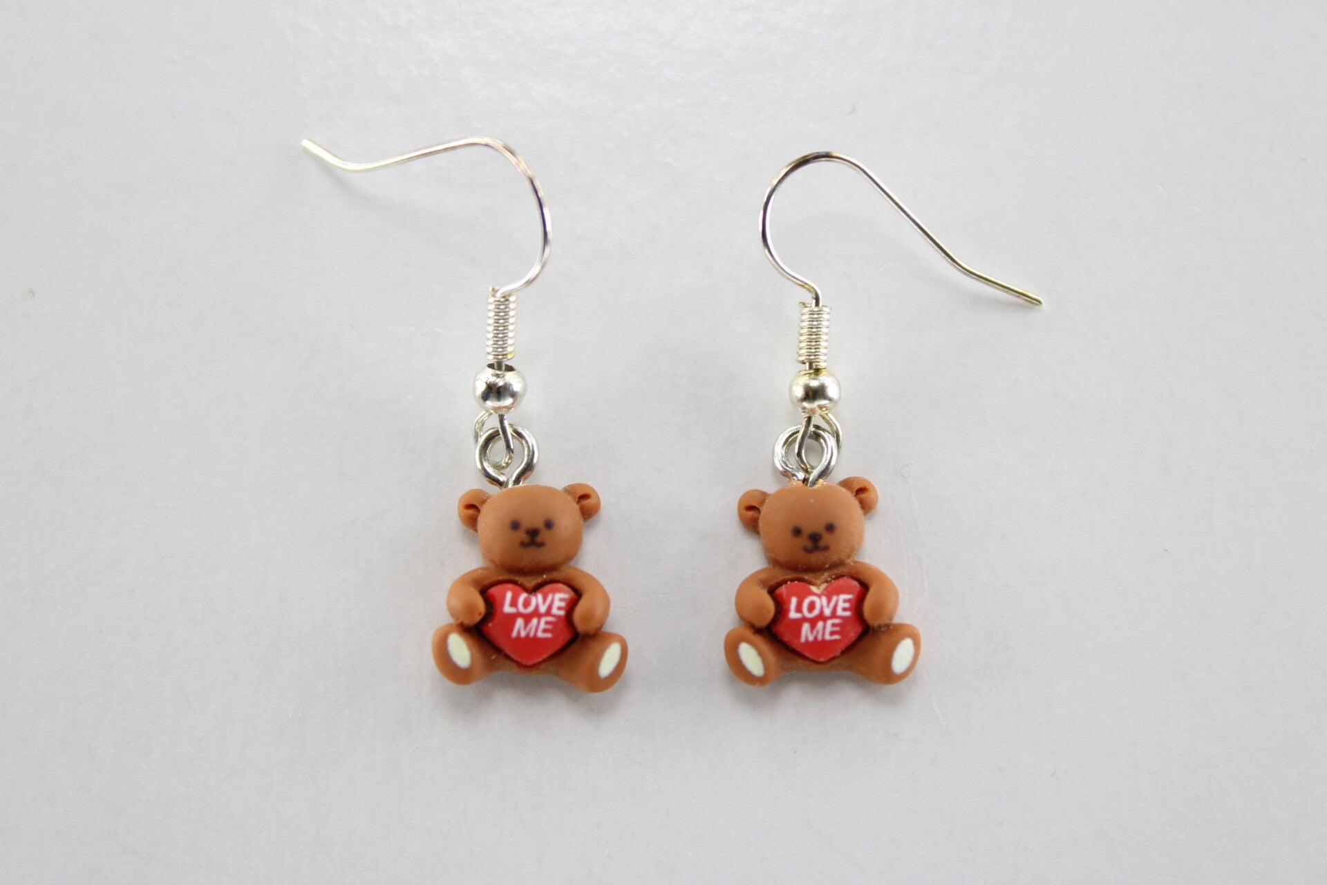 Teddybeer Met "Love Me" Hartje - Oorbellen